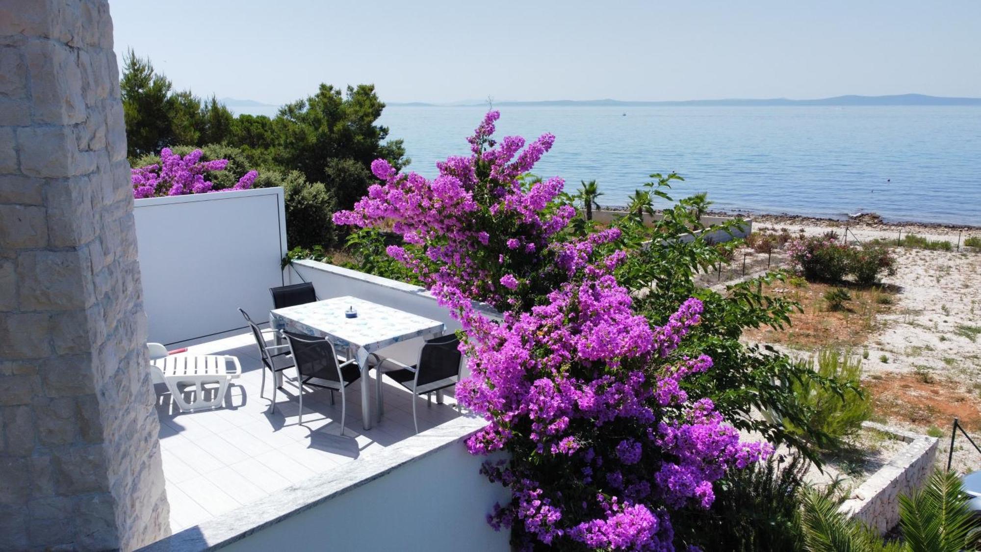 Mirakul Apartments Vir Exterior foto